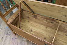 🥰 BEAUTIFUL OLD HAND WAXED PINE 'HUNGARIAN' STORAGE/ BOX BENCH 🥰 - oldpineshop.co.uk