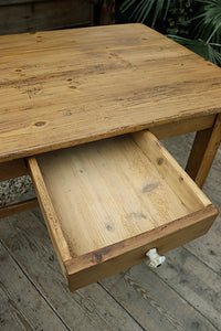 ❤️   BEAUTIFULLY RESTORED OLD PINE KITCHEN/DINING TABLE/ DESK  ❤️ - oldpineshop.co.uk